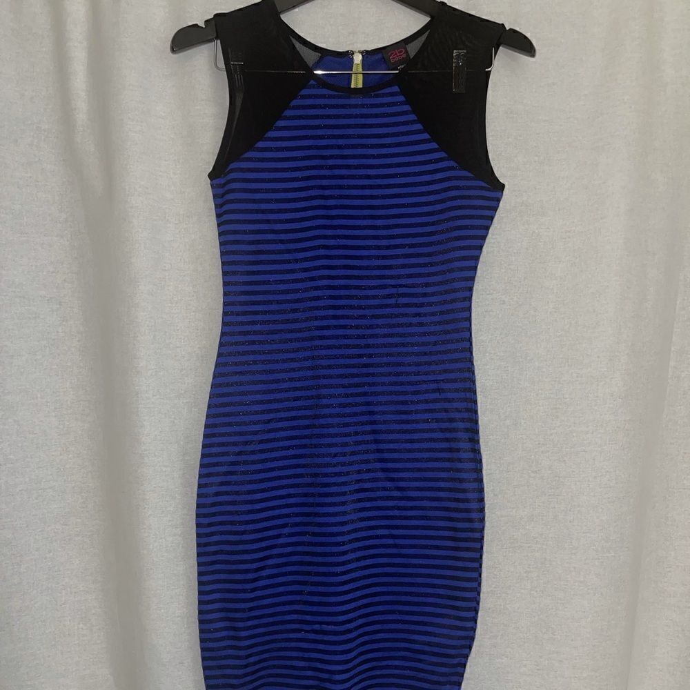 BEBE 2B Blue Striped dress